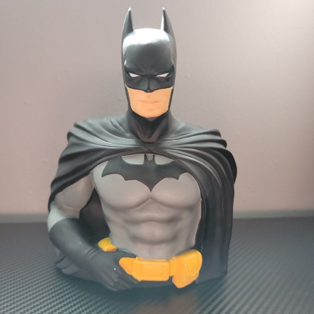 Batman Molded PVC Bust Bank DC Universe 3D Figure Collectible Coin Bank